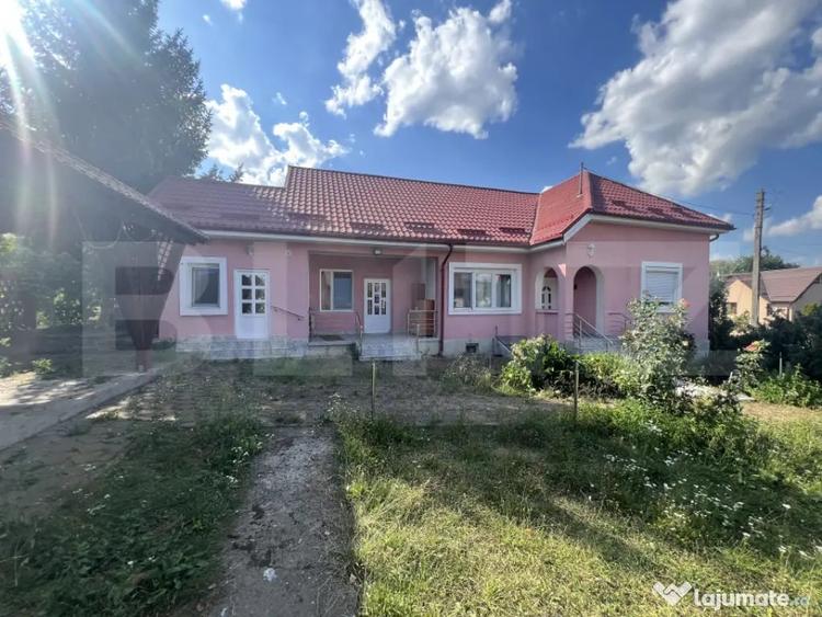 Casă cu 4 camere cu Teren 1000 Mp în Voiniceni