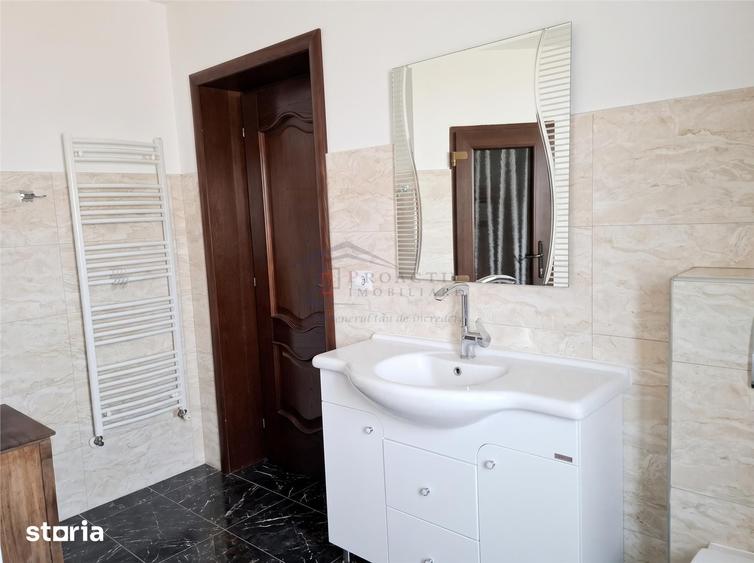Casă cu 4 camere cu Teren 1000 Mp în Șcheia
