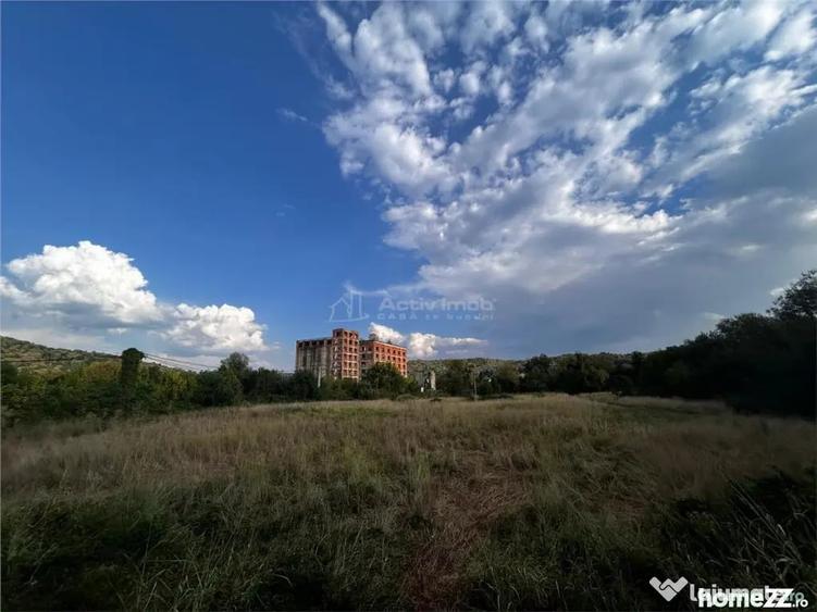 Teren de 9400 mp, în Central