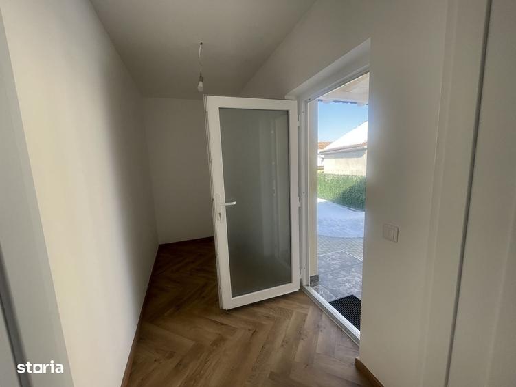 Casă cu 3 camere cu Teren 454 Mp în Calea Poplăcii