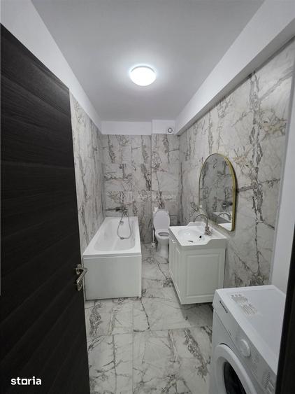 Apartament cu 3 camere semidecomandat în 1 Decembrie