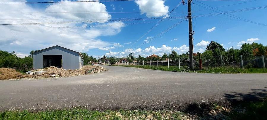 Teren de 3400 mp, în Pociovaliștea