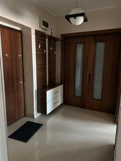 Apartament cu 2 camere decomandat, mobilat în