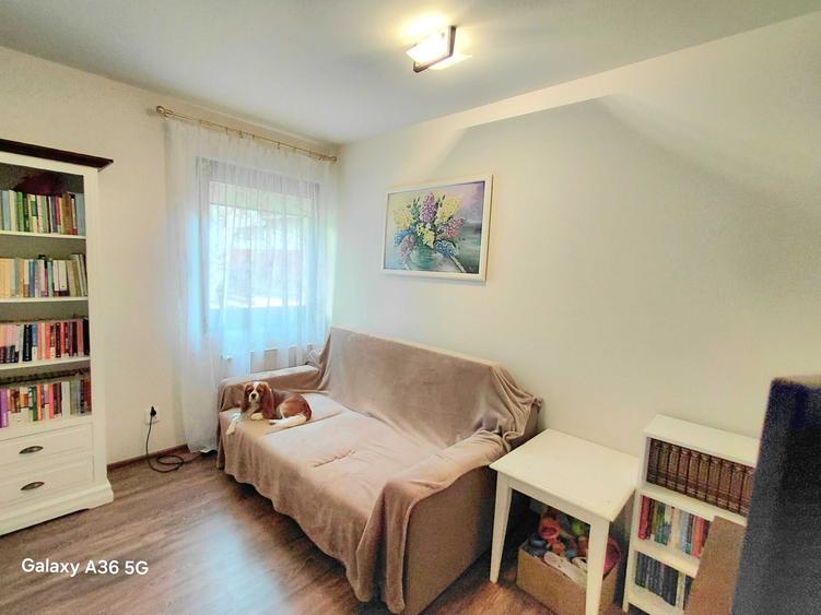 Apartament cu 3 camere decomandat, mobilat în Borhanci