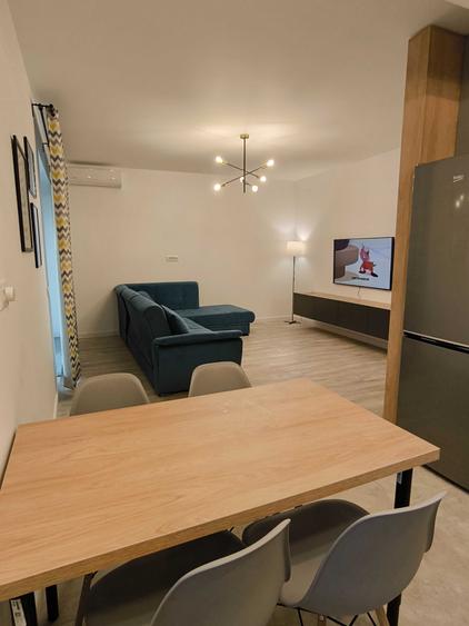 Apartament cu 2 camere decomandat în Calea Severinului