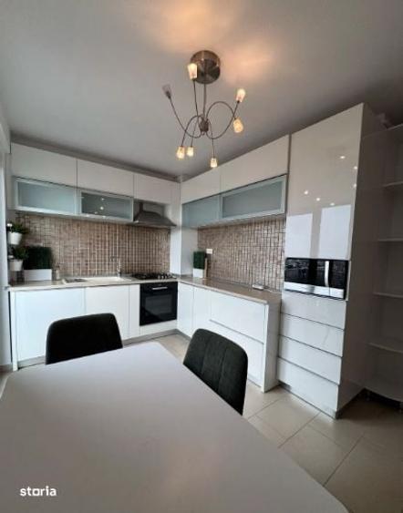 Apartament cu 3 camere în Zorilor