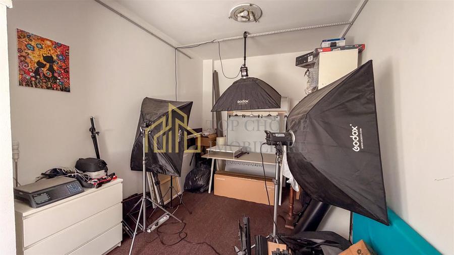 Apartament cu 8 camere în Tei