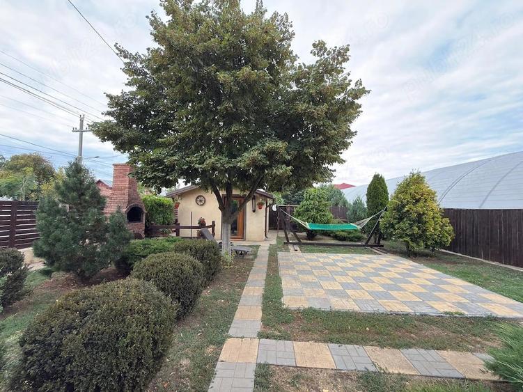 Casă cu 4 camere cu Teren 432 Mp în Bobărești (Vidra)