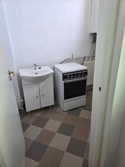 Garsonieră decomandată în Central