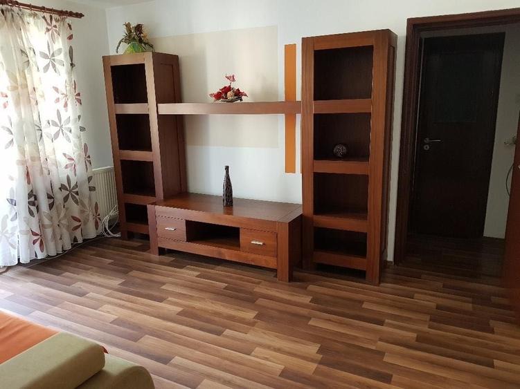 Apartament cu 2 camere semidecomandat în Centrul Civic