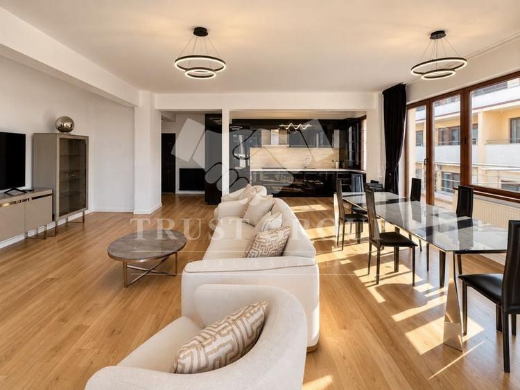 Apartament cu 3 camere semidecomandat, mobilat în Herăstrău