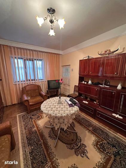 Casă cu 4 camere cu Teren 620 Mp în Central
