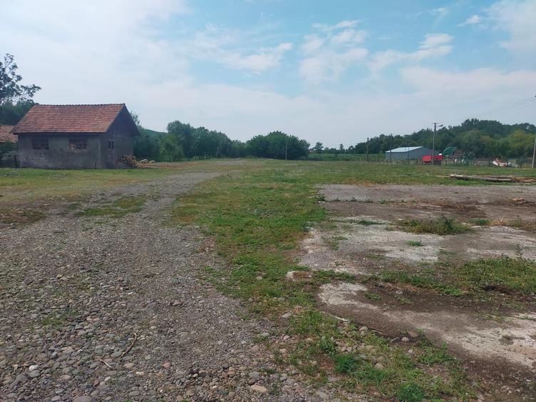 Spațiu comercial, de 9,500 mp, în Pietriș