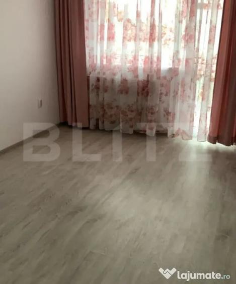Casă cu 7 camere cu Teren 300 Mp în Unirea