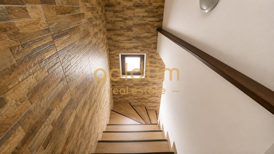 Duplex cu 6 camere cu Canalizare în Domnești