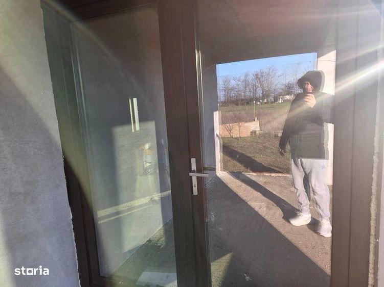 Casă cu 4 camere cu Teren 200 Mp în Cârcea