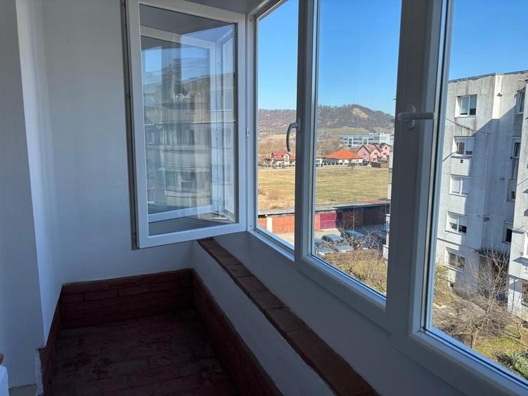 De vanzare apartament 2 camere,confort 1 - 5