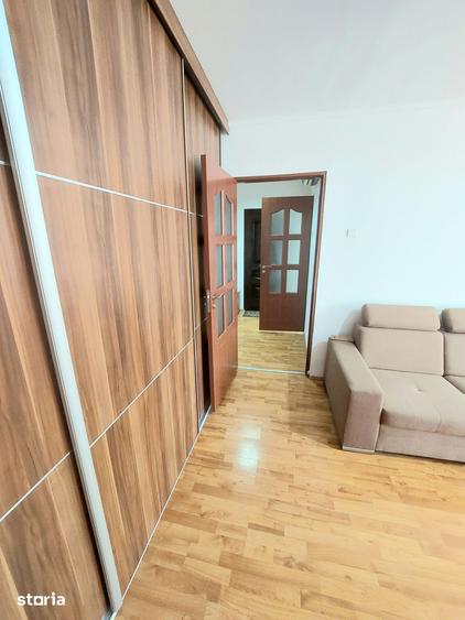 Apartament cu 3 camere decomandat în Decebal