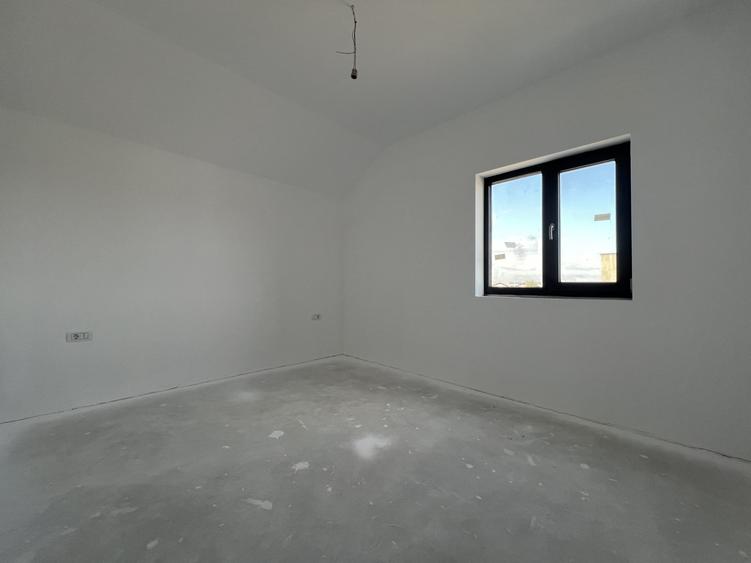 Duplex cu 4 camere cu Canalizare în Urseni