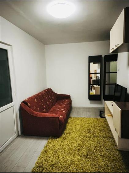 Apartament cu 2 camere nedecomandat, mobilat în Podu Roș