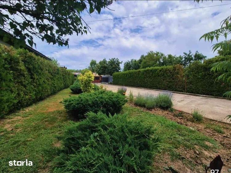 Casă cu 8 camere cu Teren 2529 Mp în Bolintin-Deal
