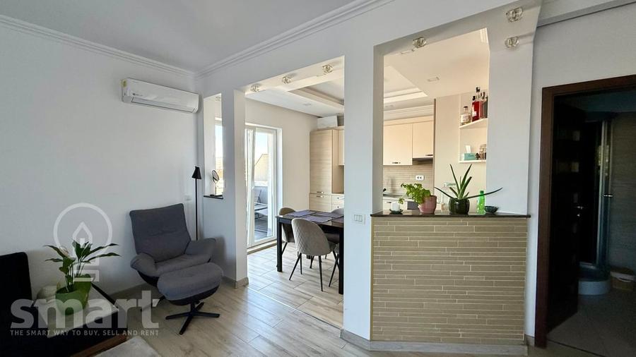 Apartament cu 3 camere semidecomandat, mobilat în Între Lacuri