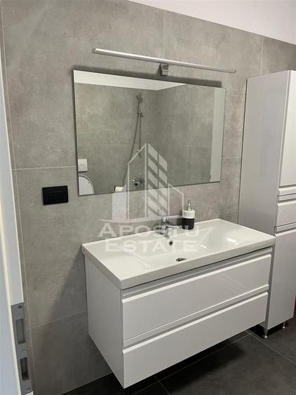 Apartament cu 3 camere semidecomandat, mobilat în Ghiroda