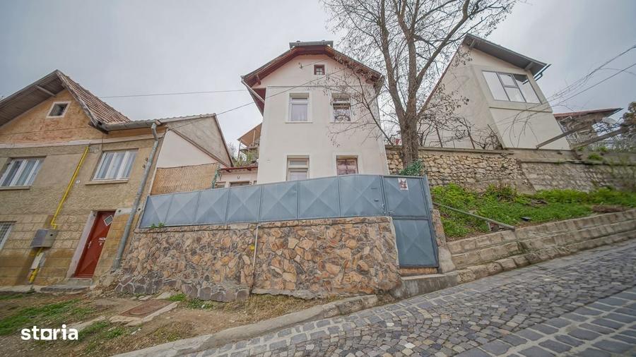 Casă cu 2 camere în Schei