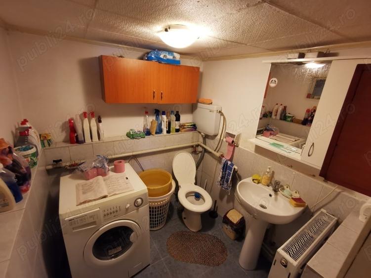 Casă cu 5 camere cu Teren 4365 Mp în Vidra