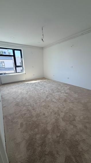 Apartament cu 5 camere în Floreasca
