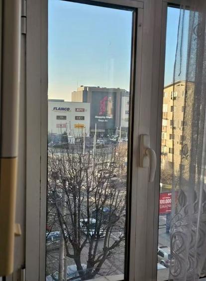 Apartament cu 2 camere decomandat în Romanești