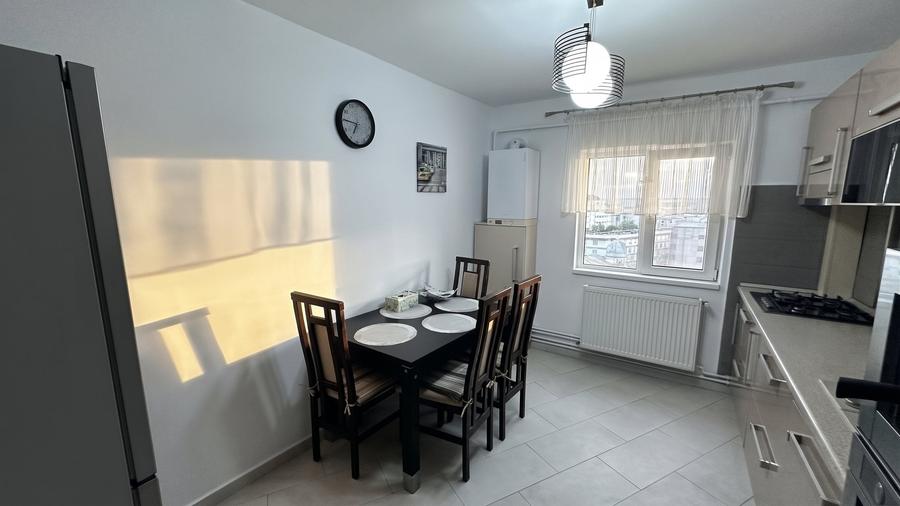 Apartament cu 3 camere decomandat, mobilat în 8 Martie