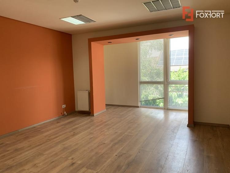 Casă individuală cu 10 camere cu Canalizare în Mehala