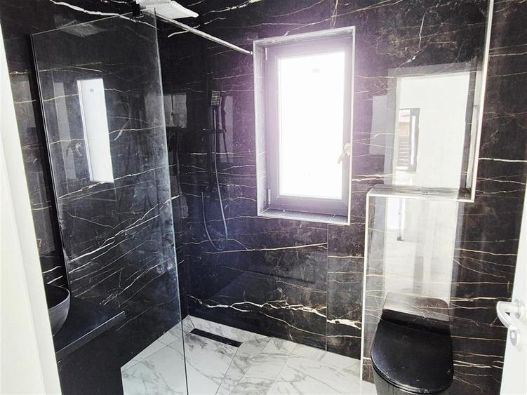 Casă cu 4 camere cu Teren 250 Mp în Bucium