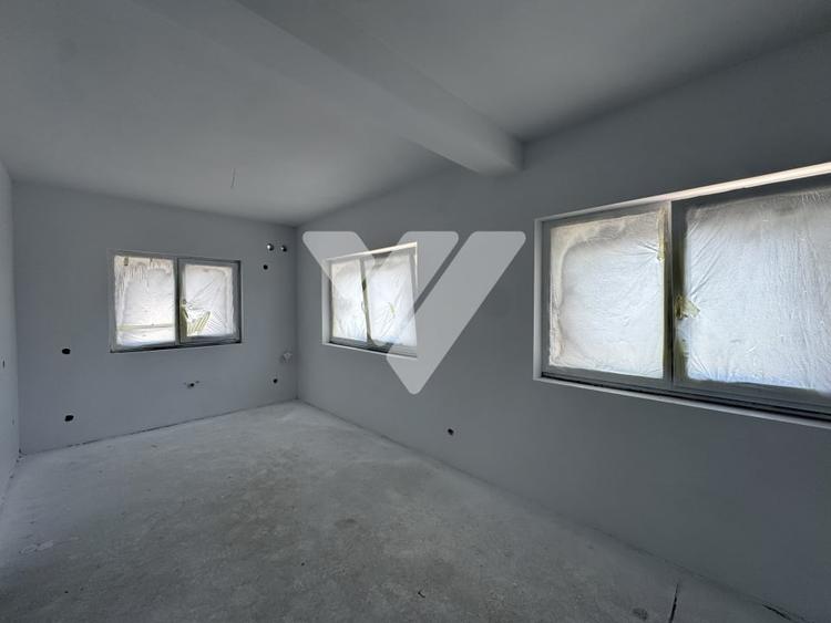 Duplex cu 4 camere cu Canalizare în Șura Mică