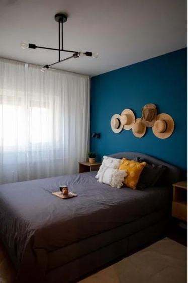 Apartament cu 2 camere decomandat, mobilat în P-ța Victoriei