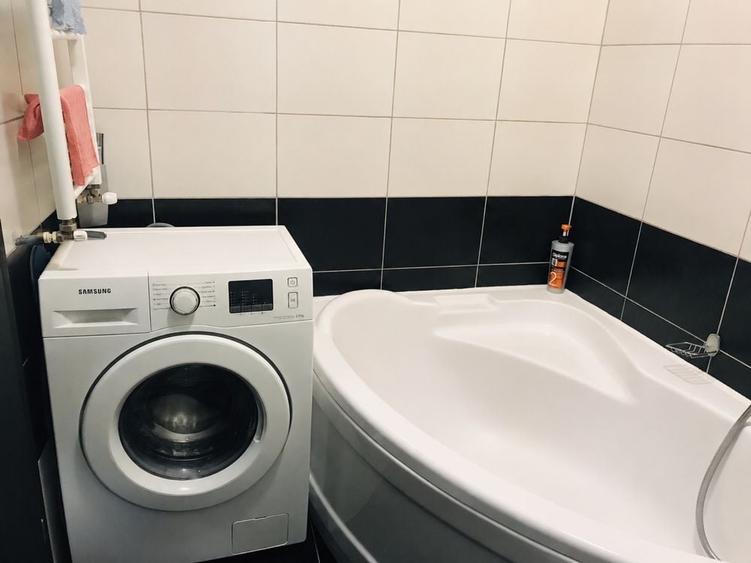 Apartament cu 2 camere semidecomandat în Roșu