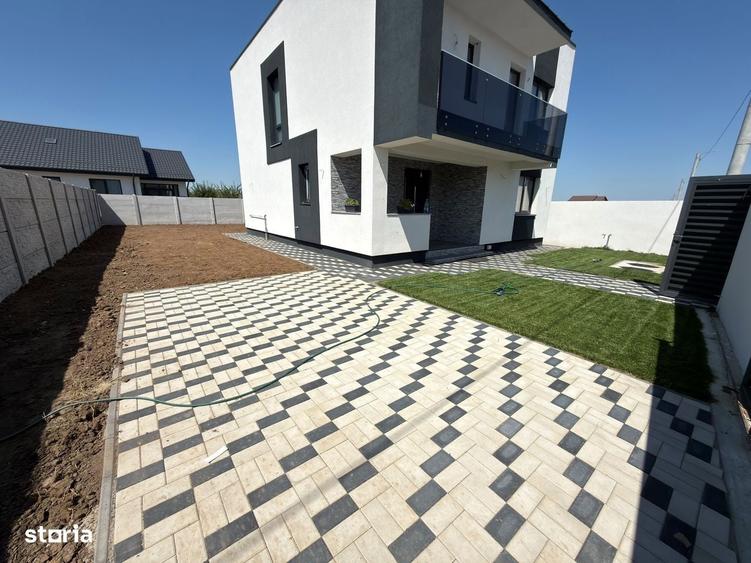 Casă cu 4 camere cu Teren 400 Mp în Domnești
