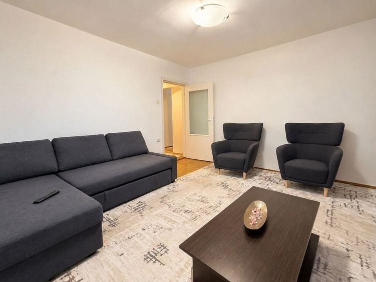 Apartament cu 3 camere decomandat, mobilat în Girocului