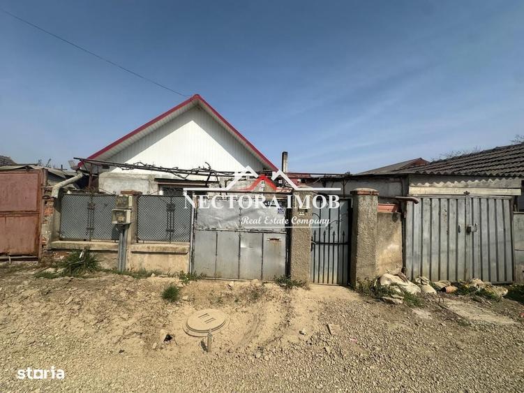 Casă cu 4 camere decomandat în Central