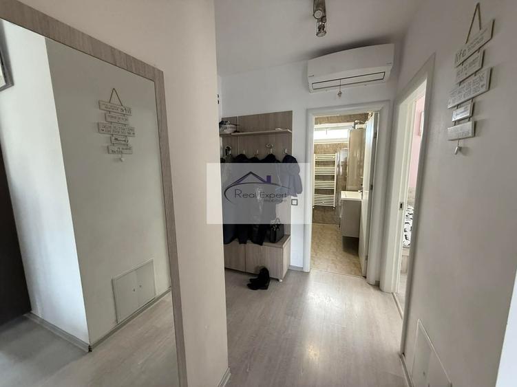 Apartament cu 3 camere decomandat în Europa