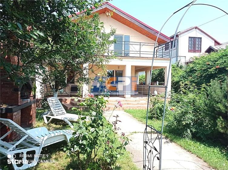 Apartament cu 4 camere în Domnești