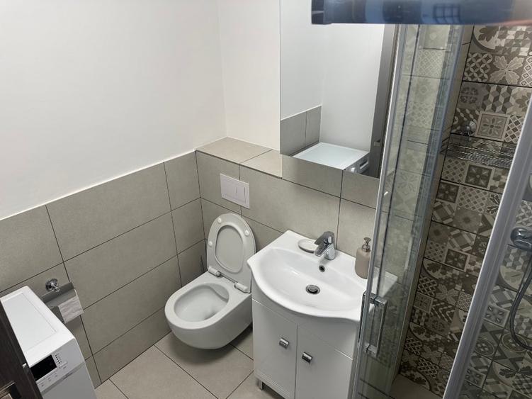 Apartament cu 2 camere decomandat, mobilat în 7 Noiembrie