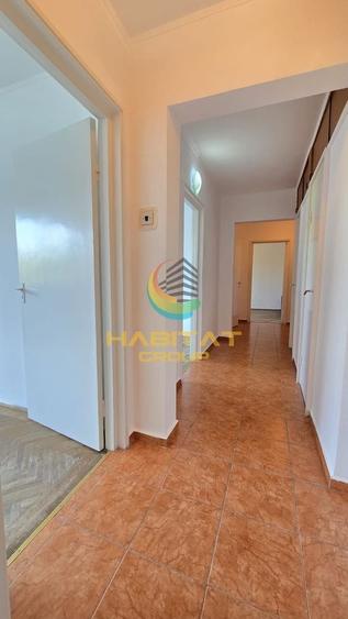 Apartament cu 3 camere decomandat în Berceni