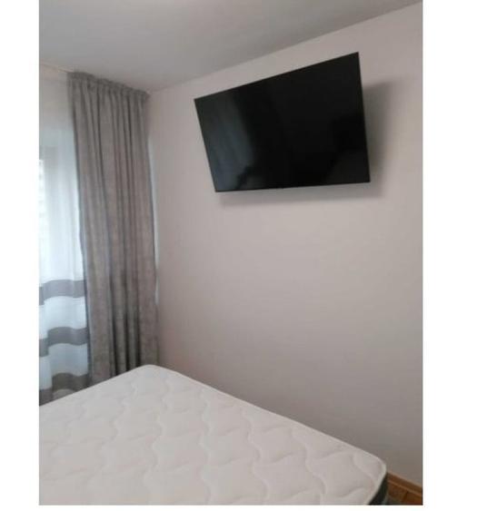 Apartament cu 4 camere decomandat în Iancului