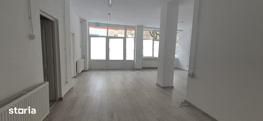 Spațiu comercial, de 82 mp, în Central