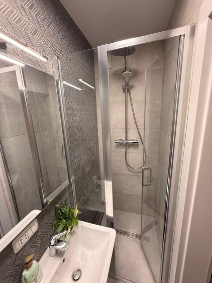 Apartament cu 3 camere decomandat în Fizicienilor