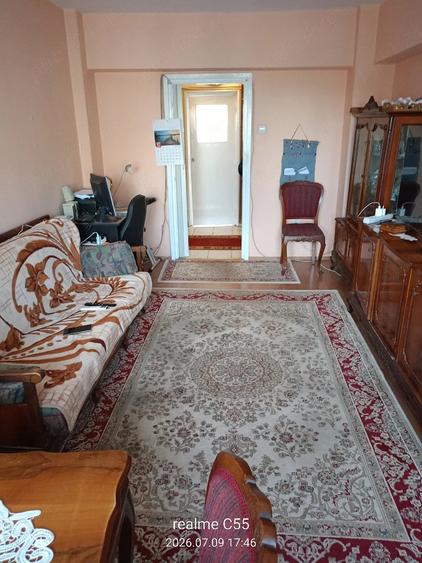 Apartament cu 3 camere decomandat în Careiului