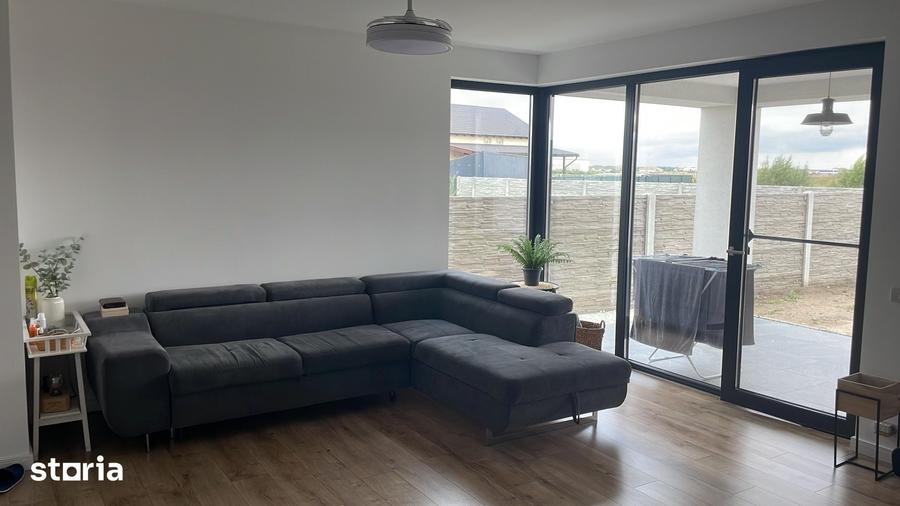 Casă cu 4 camere cu Teren 350 Mp în Moșnița Nouă