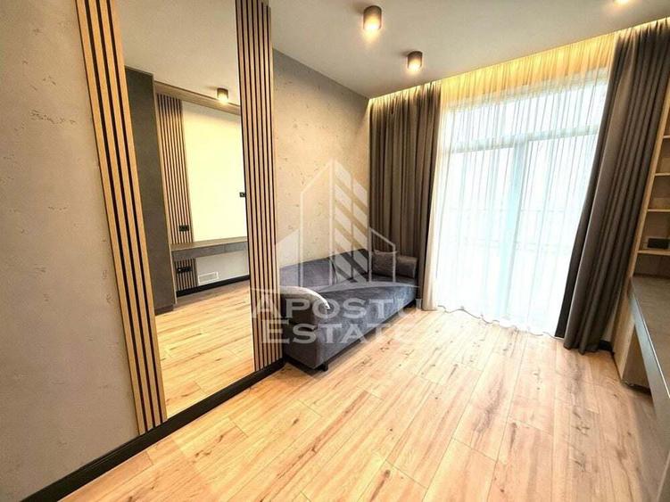 Apartament cu 4 camere semidecomandat, mobilat în Dumbrăvița